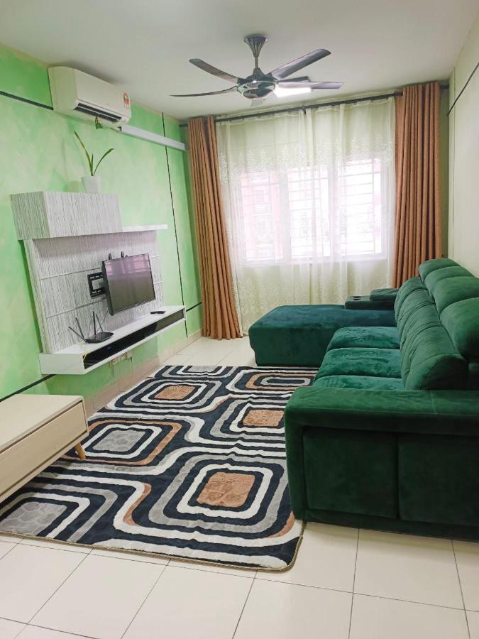 Nena Homestay Setia Alam, Air Conditioned, High Speed Internet Shah Alam Eksteriør billede