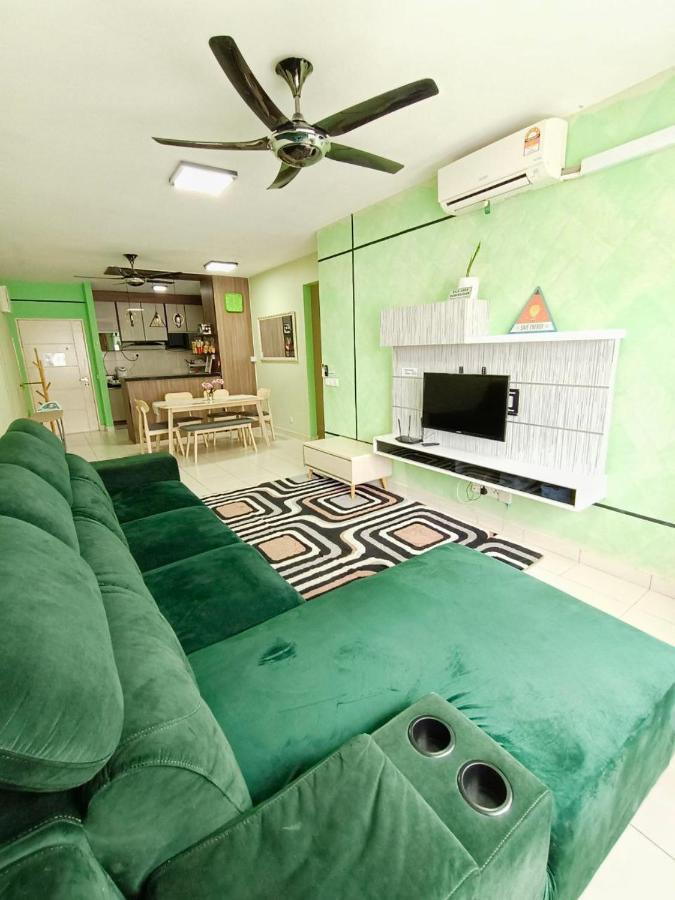 Nena Homestay Setia Alam, Air Conditioned, High Speed Internet Shah Alam Eksteriør billede