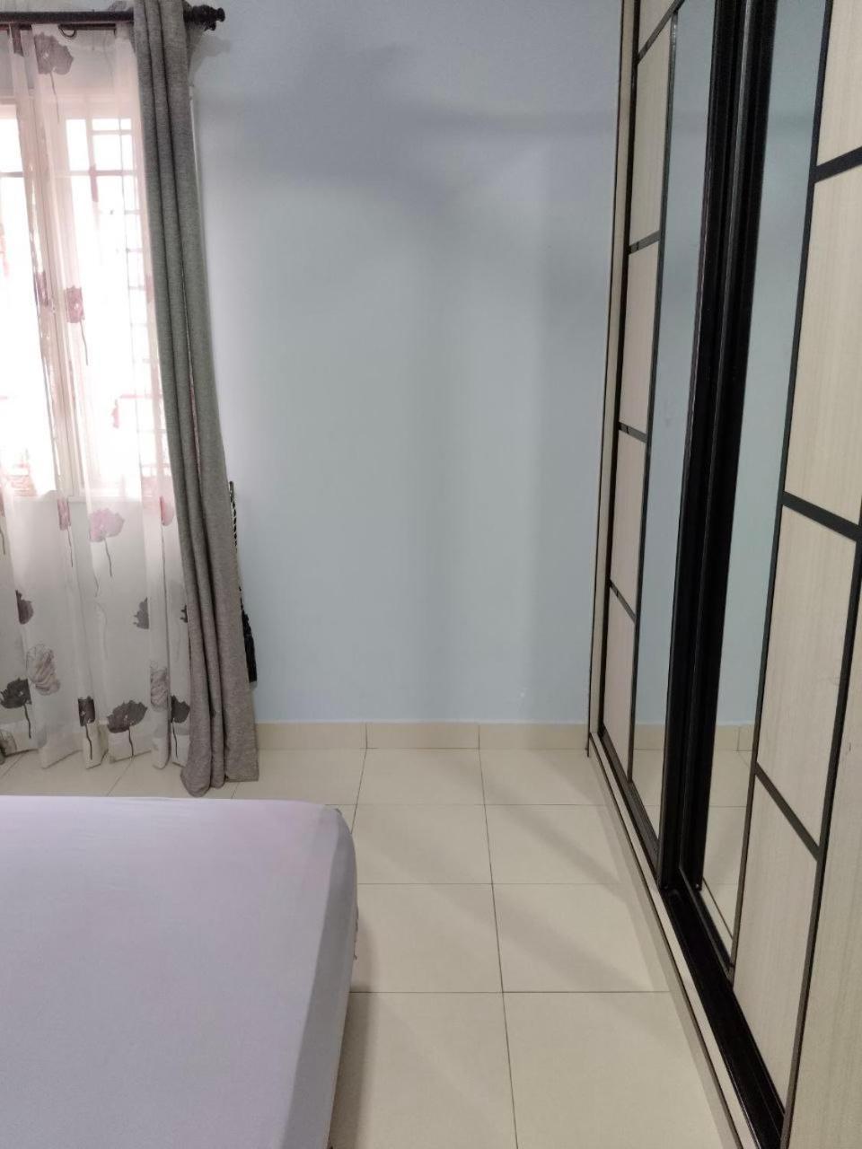 Nena Homestay Setia Alam, Air Conditioned, High Speed Internet Shah Alam Eksteriør billede
